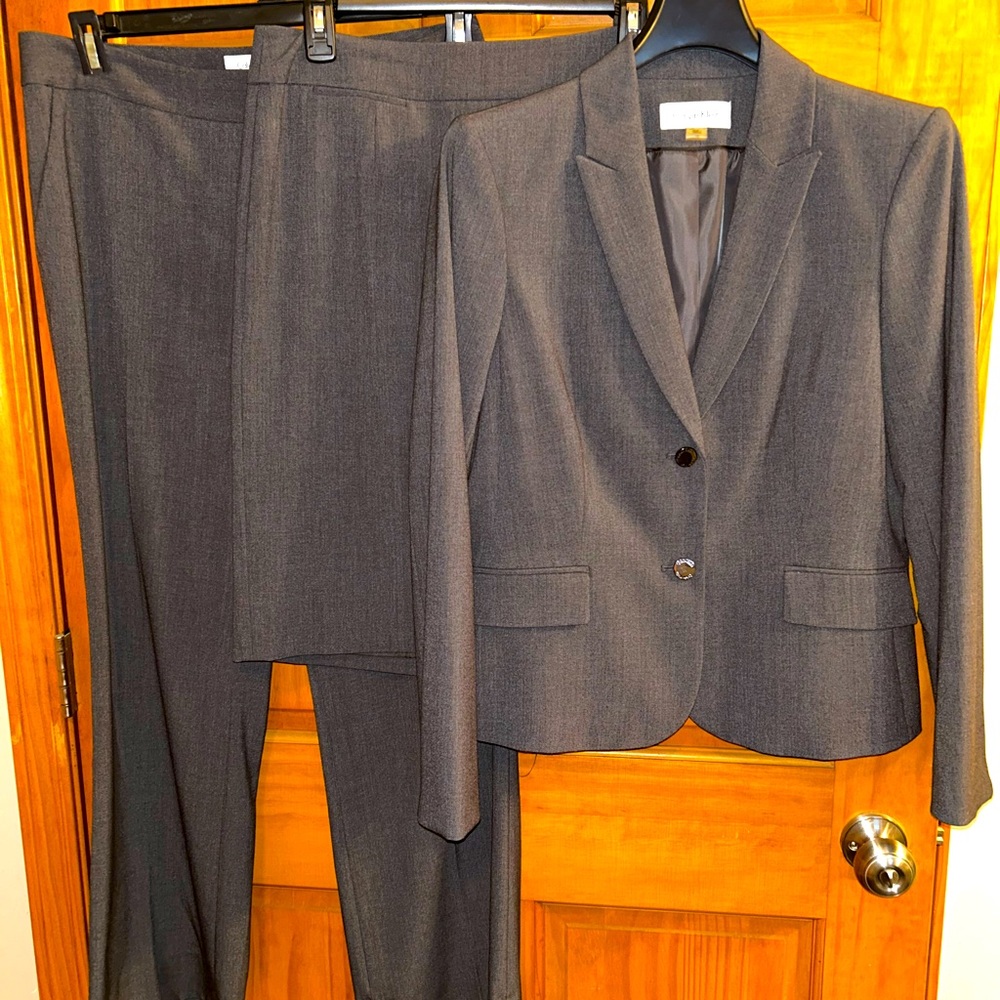 Calvin Klein Collection 3-Piece Suit Set